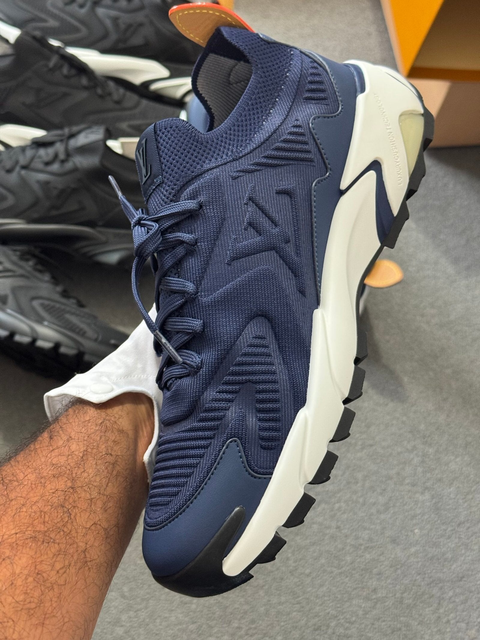 Louis Vuitton | Lv sneaker blue and white | Full Body | yiodesigner.co.uk