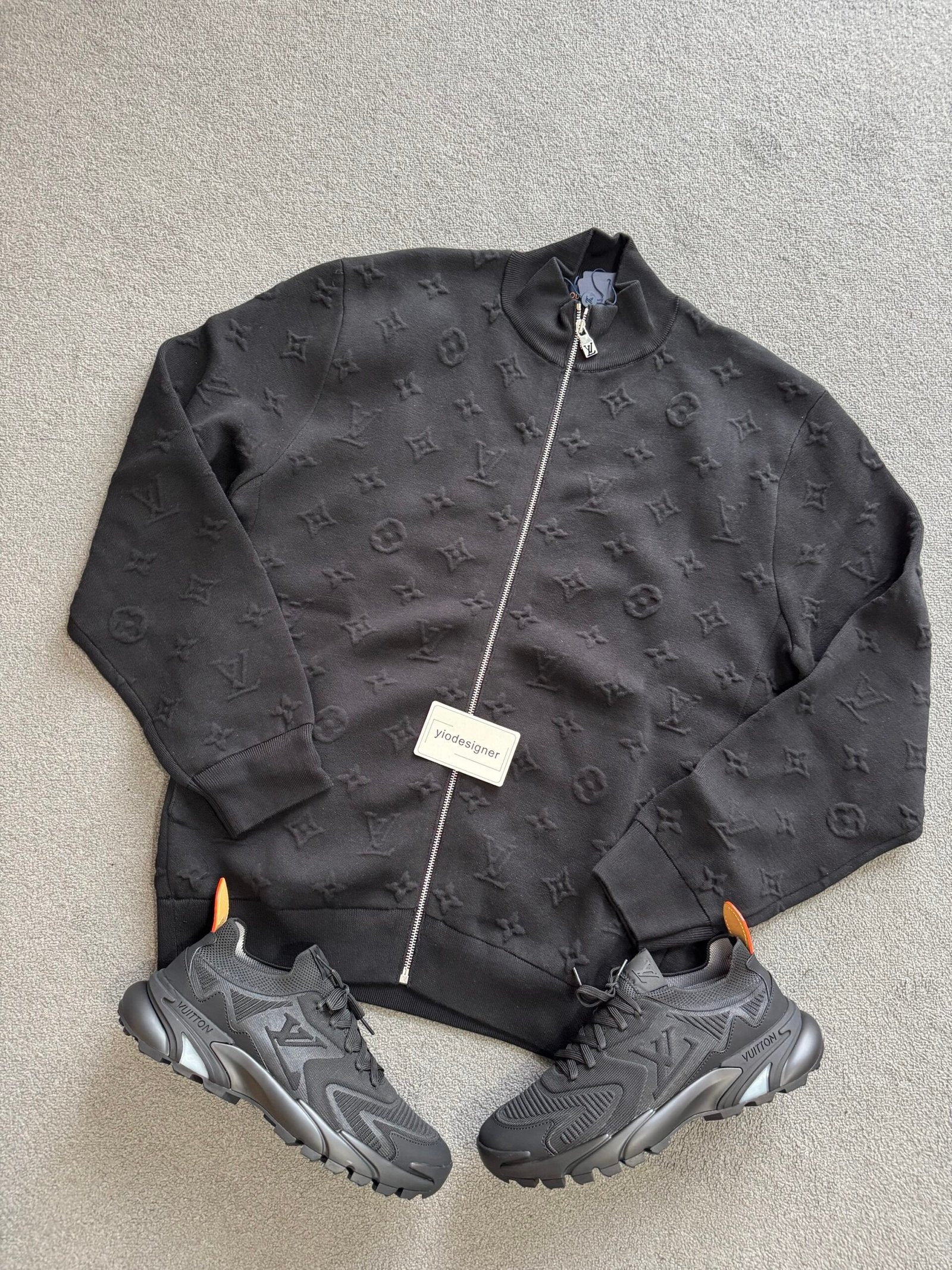 Louis Vuitton | Lv jumper (full zip ) | Size M | yiodesigner.co.uk