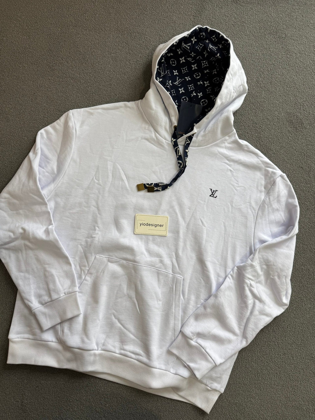 Louis Vuitton | Lv hoody | Size M | yiodesigner.co.uk