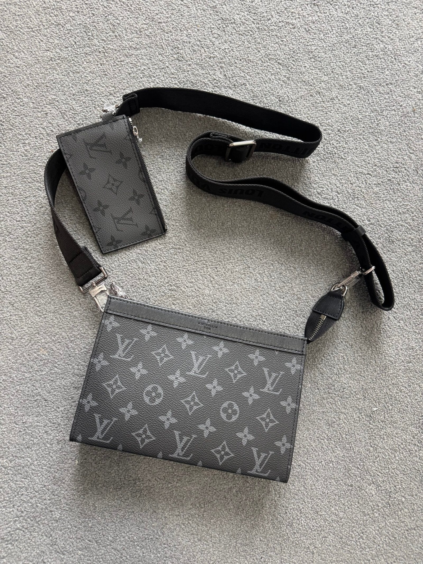 Louis Vuitton | Lv bag | Side View | yiodesigner.co.uk