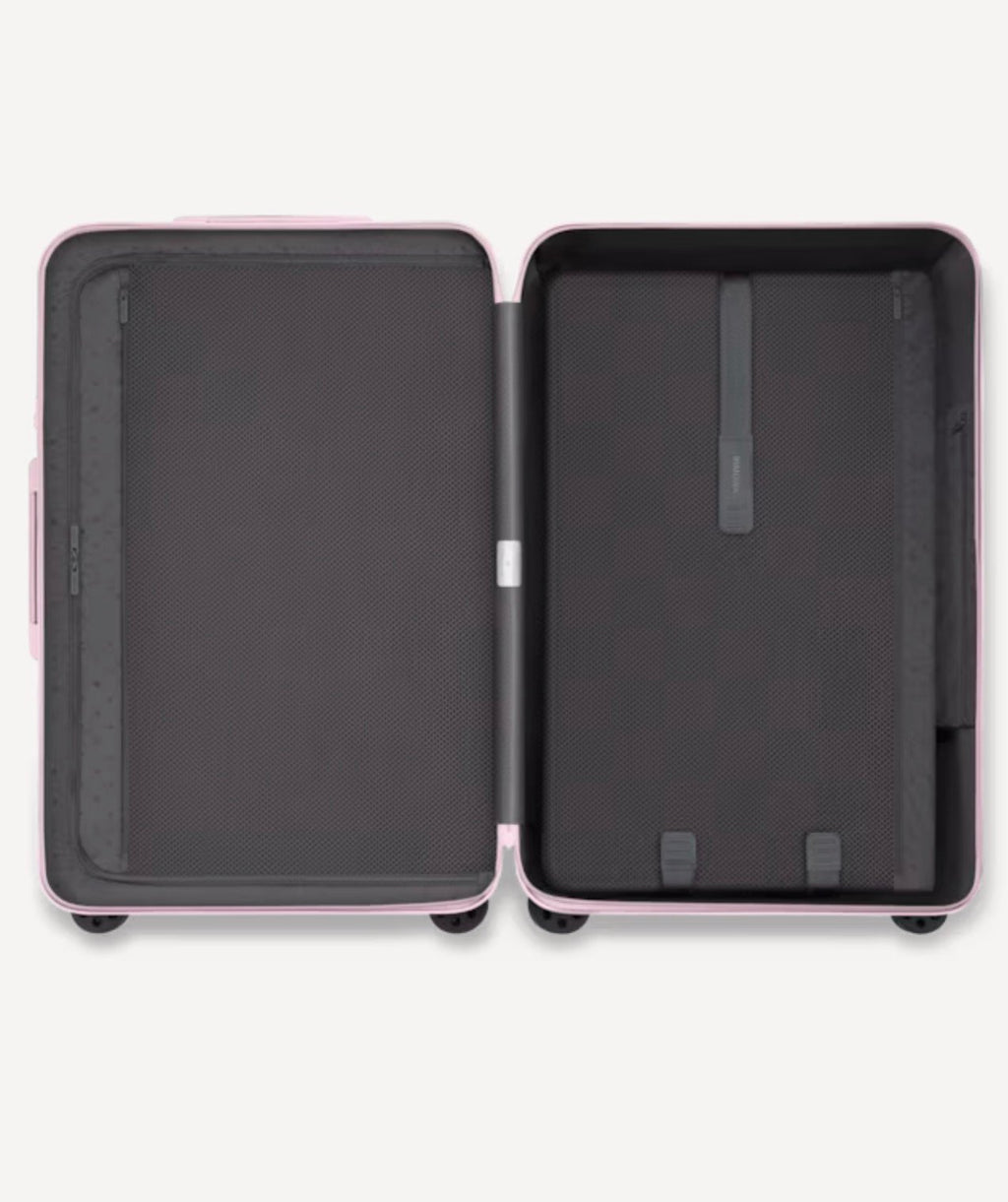 Rimowa | RIMOWA SUITCASE | Detail Shot | yiodesigner.co.uk