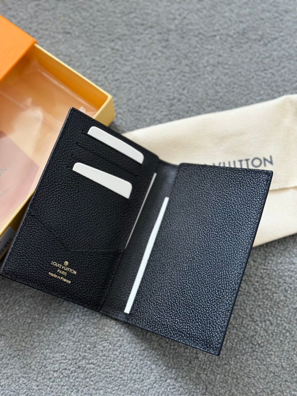 Louis Vuitton | Lv wallet | Back View | yiodesigner.co.uk