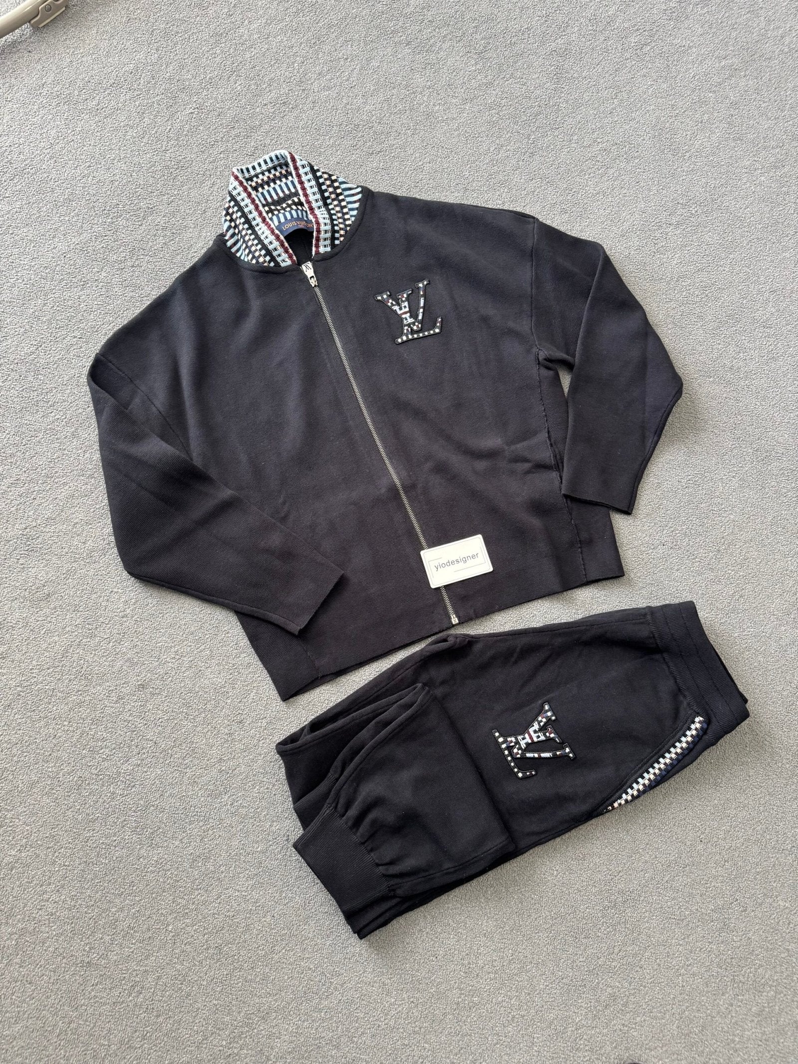 Louis Vuitton | Lv tracksuit | Size L | yiodesigner.co.uk
