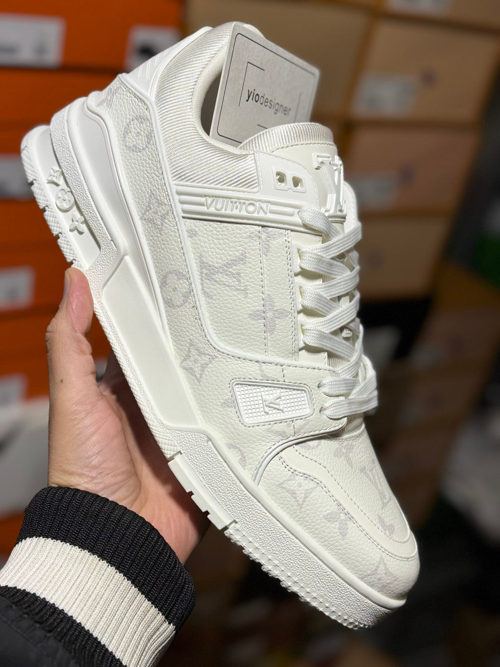 Louis Vuitton | Lv sneaker | Full Body | yiodesigner.co.uk