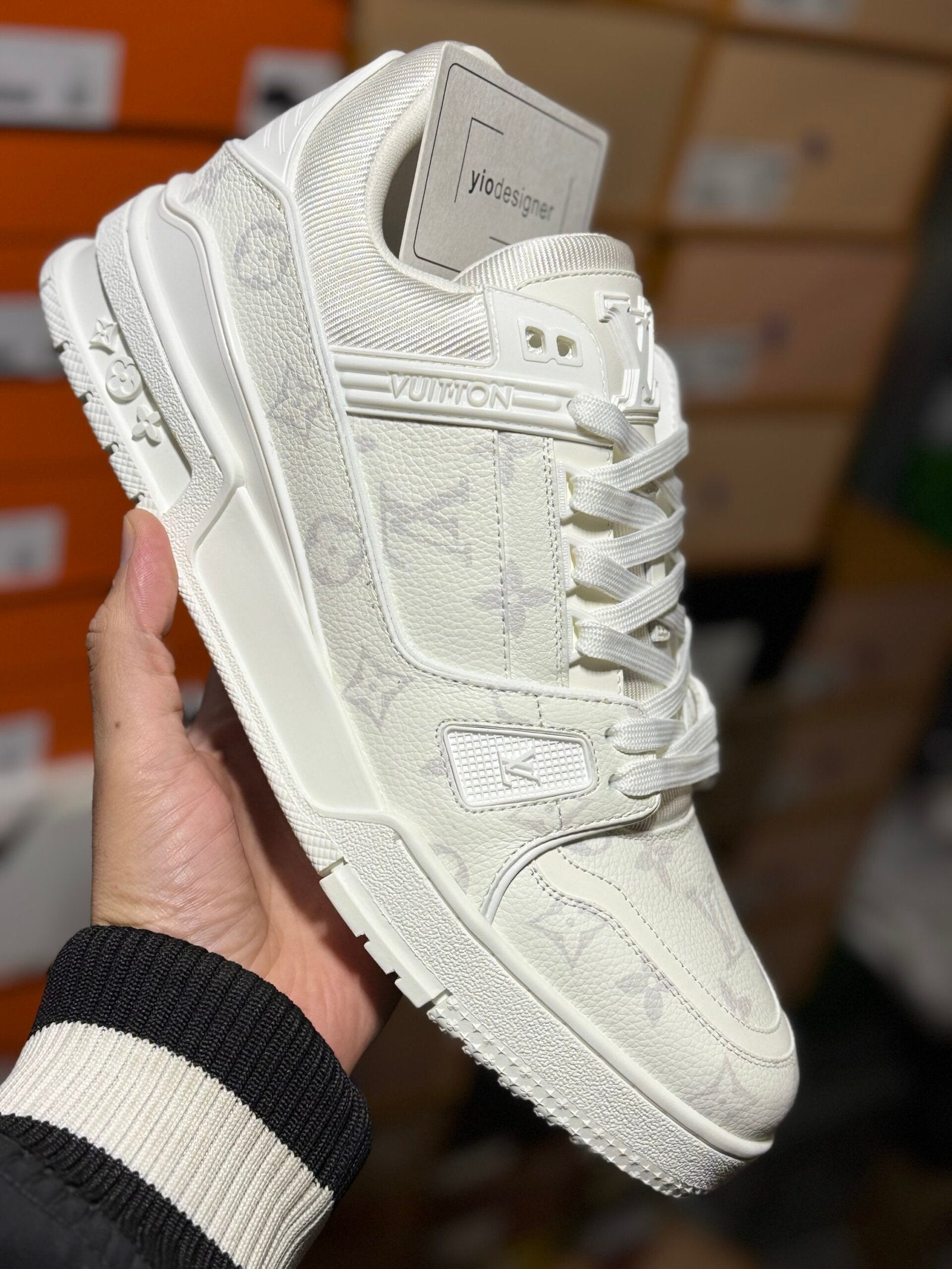 Louis Vuitton | Lv sneaker | Full Body | yiodesigner.co.uk