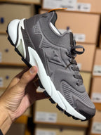 Louis Vuitton | Lv sneaker grey | Size 7 | Back View | yiodesigner.co.uk