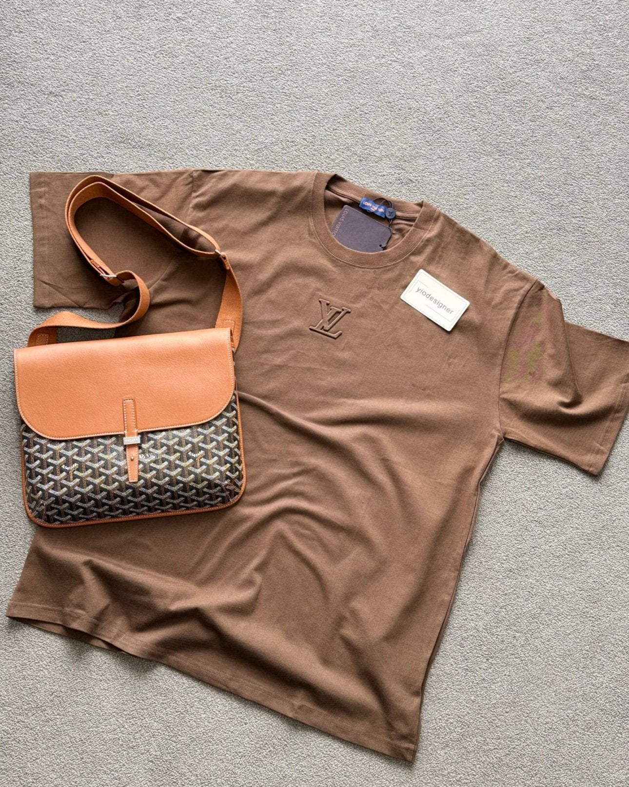 Louis Vuitton | Lv T-shirt | Size L | Side View | yiodesigner.co.uk