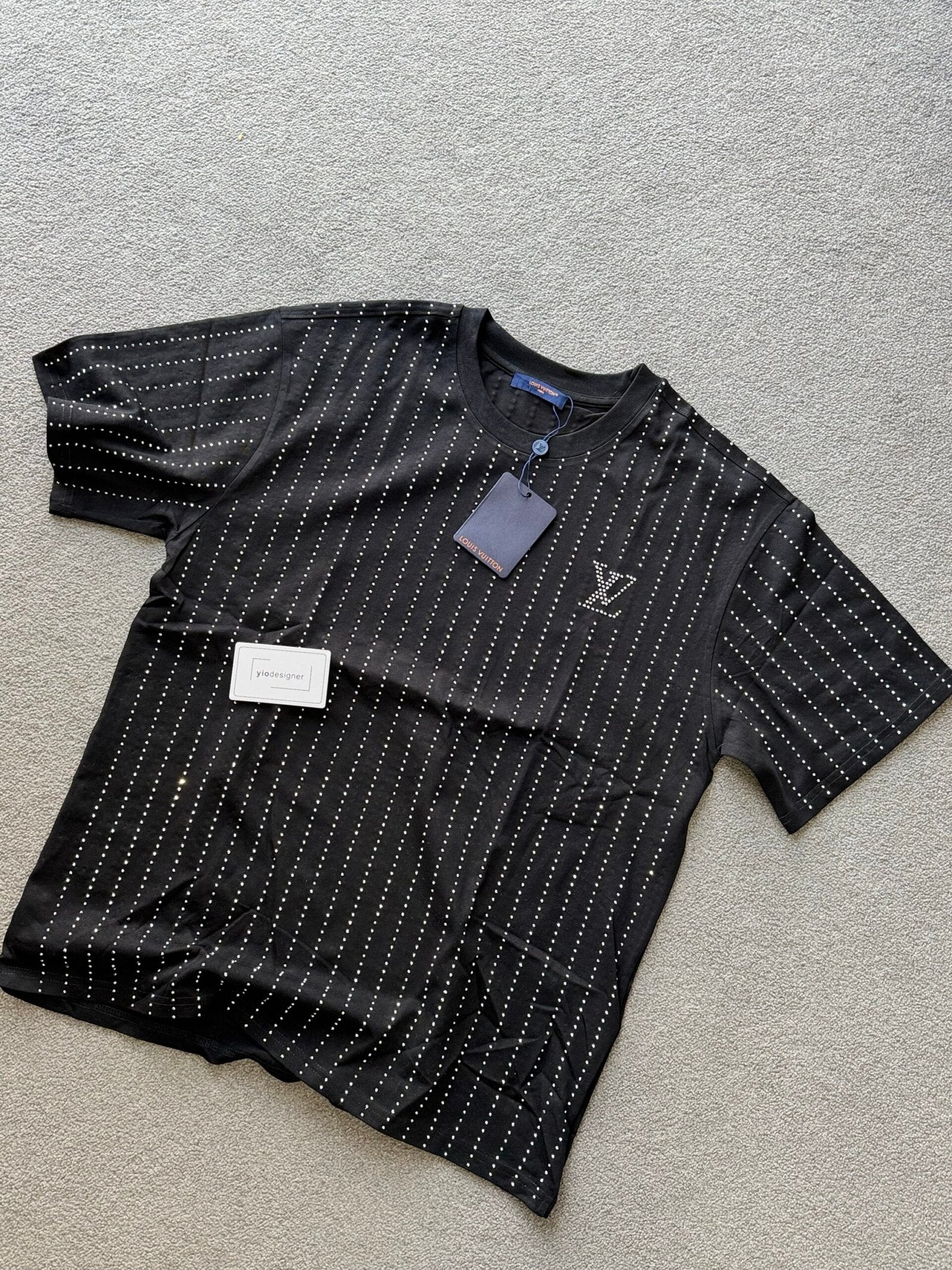 Louis Vuitton | Lv T-shirt | Size XL | yiodesigner.co.uk