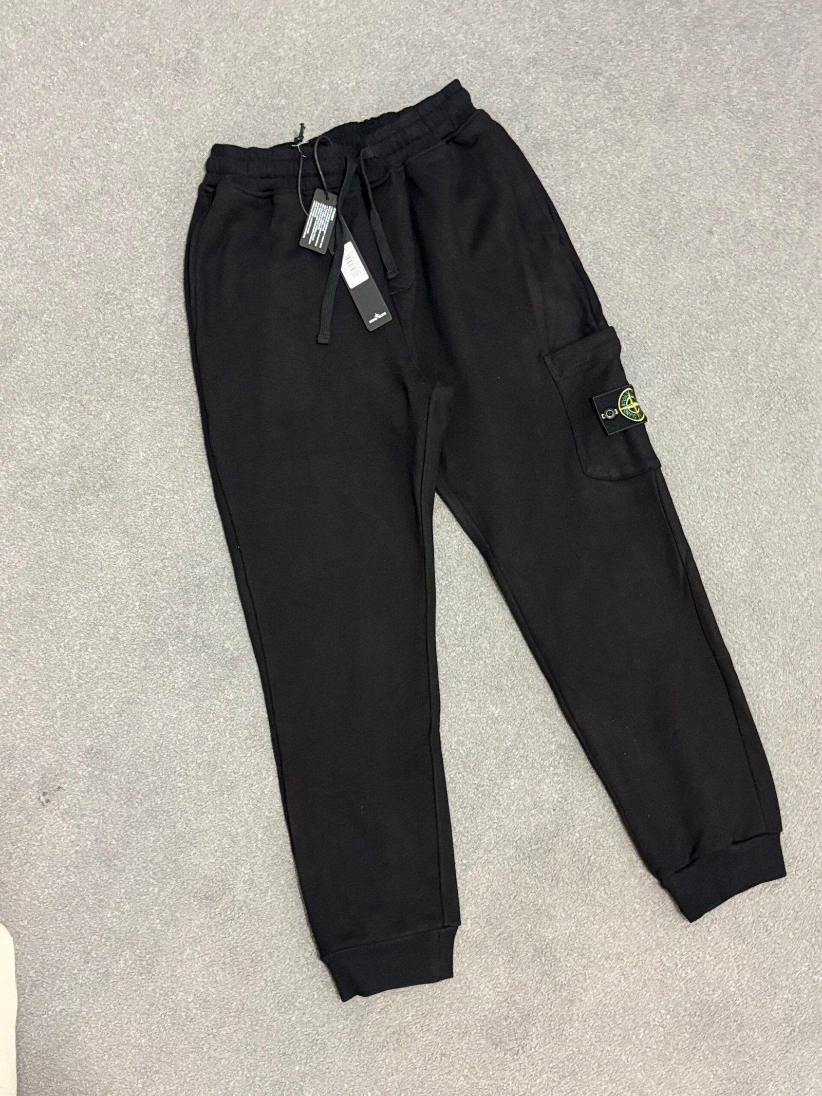 Stone Island | Stone island tracksuit jogger black | Size XXL | Close-Up | yiodesigner.co.uk