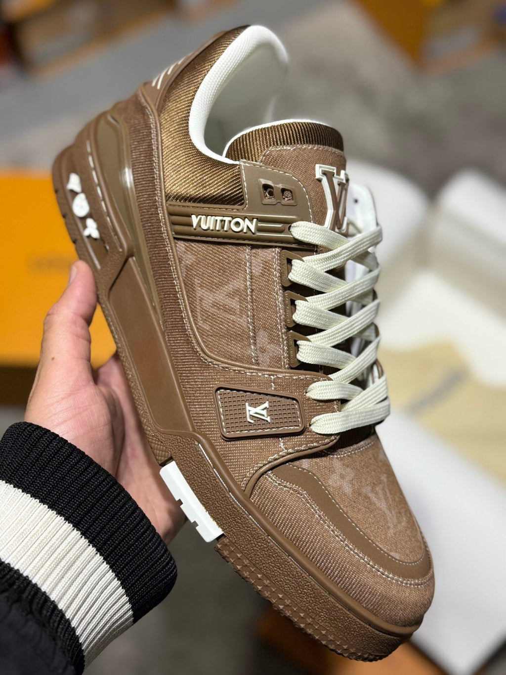Louis Vuitton | Lv sneaker | Label View | yiodesigner.co.uk