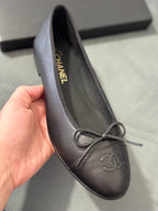 Chanel | Chanel ballerina | Size 10 | Detail Shot | yiodesigner.co.uk