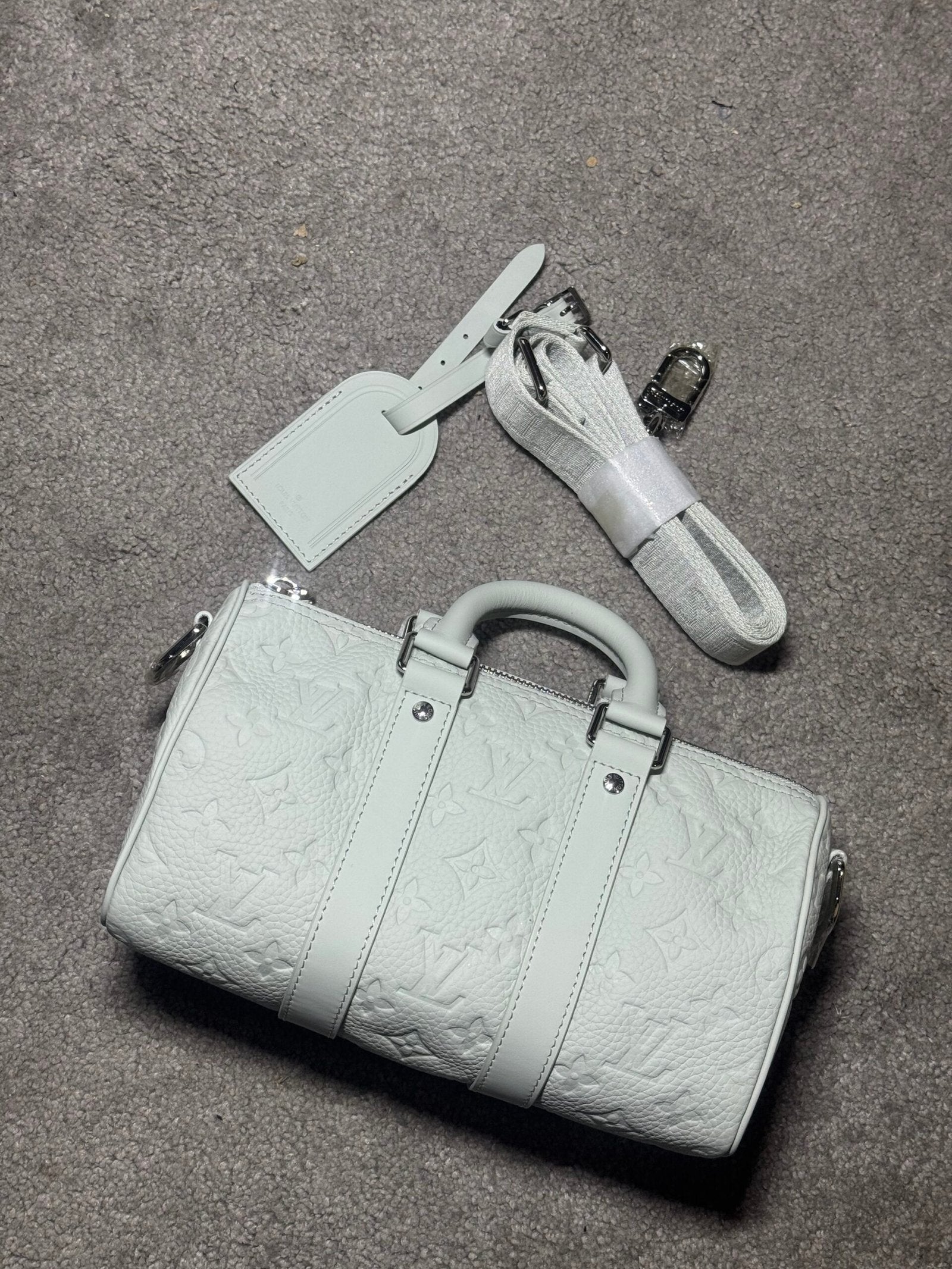 Louis Vuitton | Lv bag | Back View | yiodesigner.co.uk