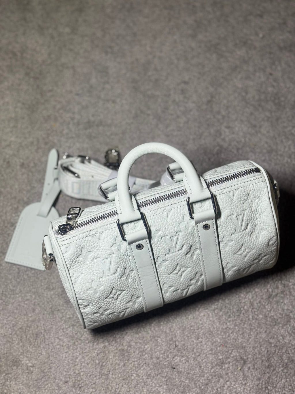 Louis Vuitton | Lv bag | Front View | yiodesigner.co.uk