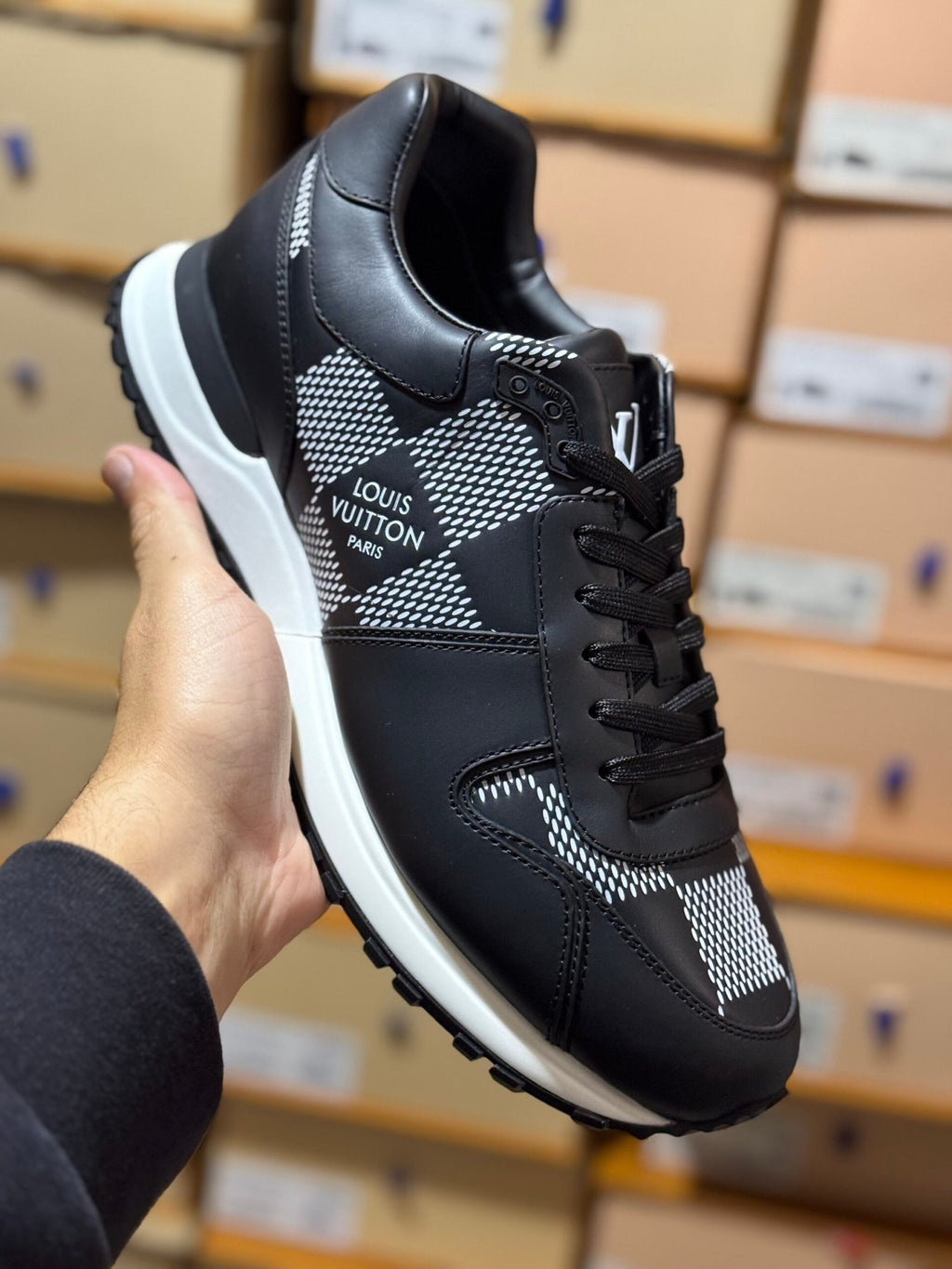 Louis Vuitton | Lv sneaker | Size 10 | yiodesigner.co.uk