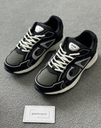 Dior | Dior b30 | Size 10 | Close-Up | yiodesigner.co.uk