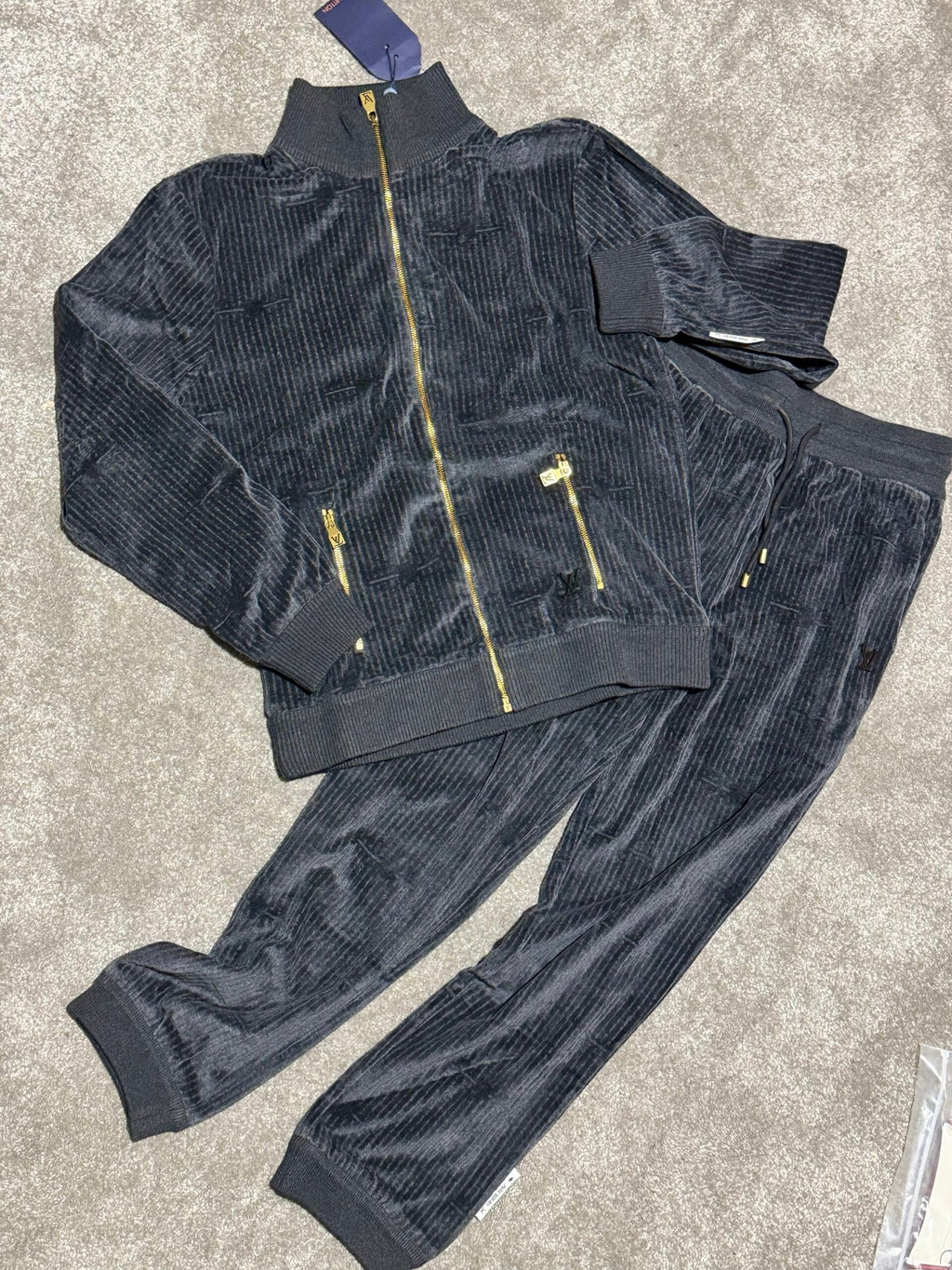 Louis Vuitton | Lv tracksuit | Size M | yiodesigner.co.uk