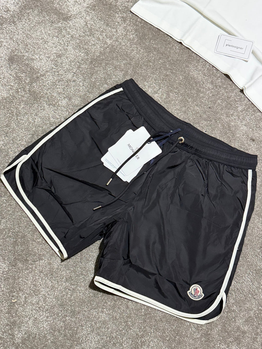 Moncler | Moncler short | Size XS | Front View | yiodesigner.co.uk