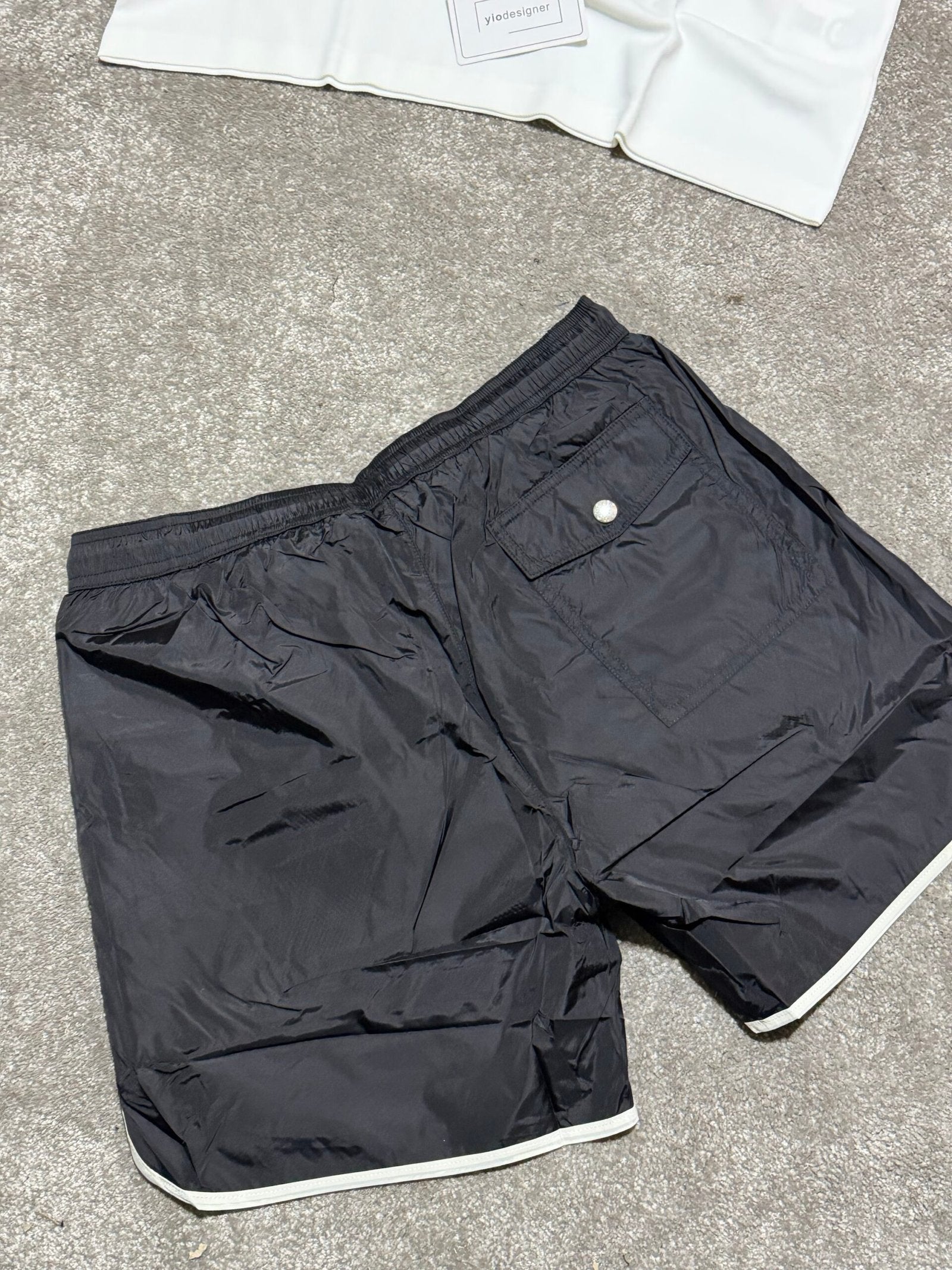 Moncler | Moncler short | Close-Up | yiodesigner.co.uk