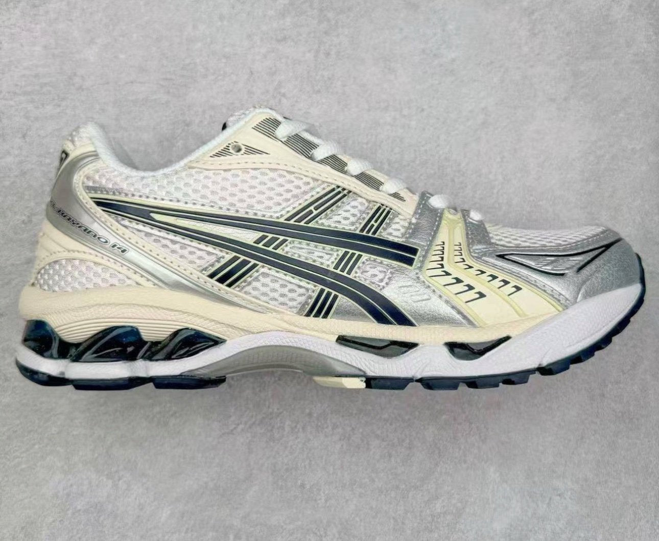 Asics | Asics sneaker | Size 8 | yiodesigner.co.uk