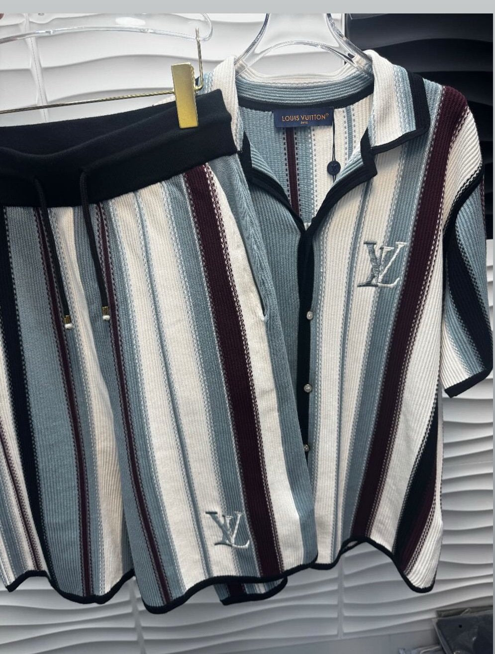 Louis Vuitton | Lv set (shirt and short) | Size XL | Detail Shot | yiodesigner.co.uk