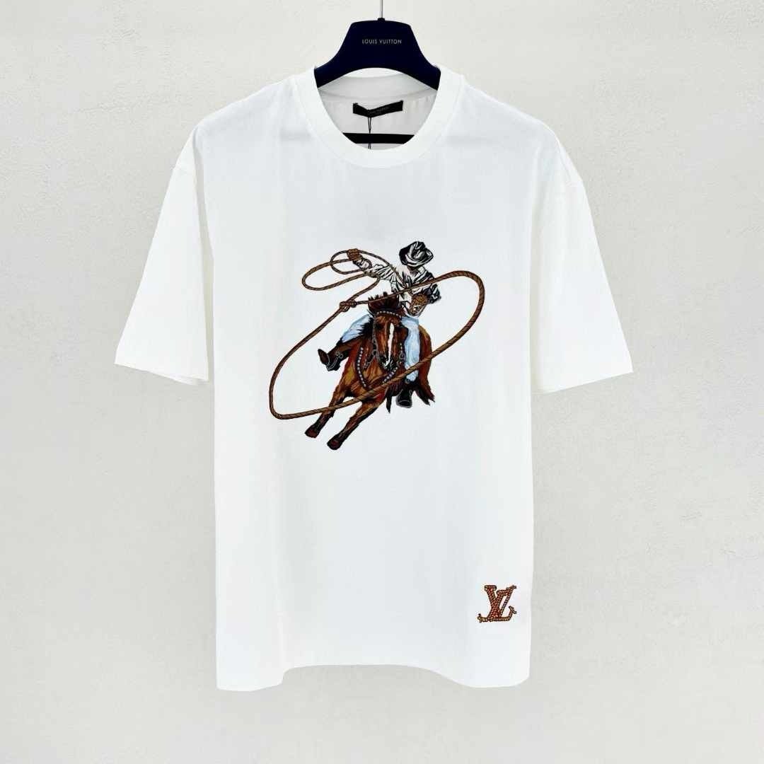 Louis Vuitton | Lv T-shirt | Size L | Side View | yiodesigner.co.uk