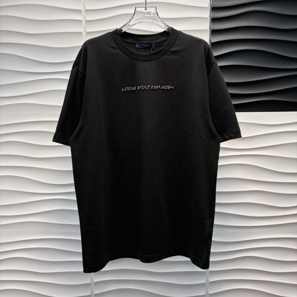Louis Vuitton | Lv t-shirt | Size S | Front View | yiodesigner.co.uk