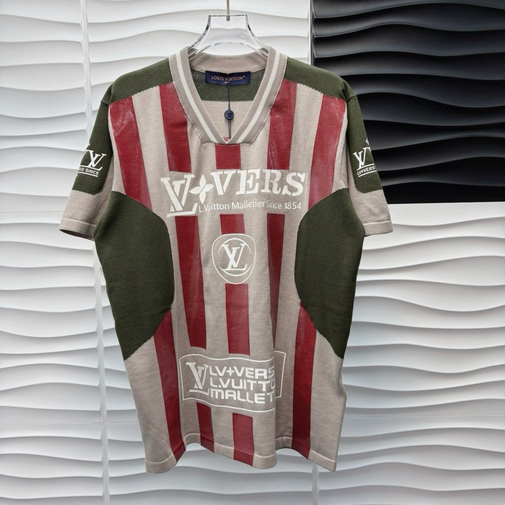 Louis Vuitton | Lv T-shirt | Size XS | Front View | yiodesigner.co.uk