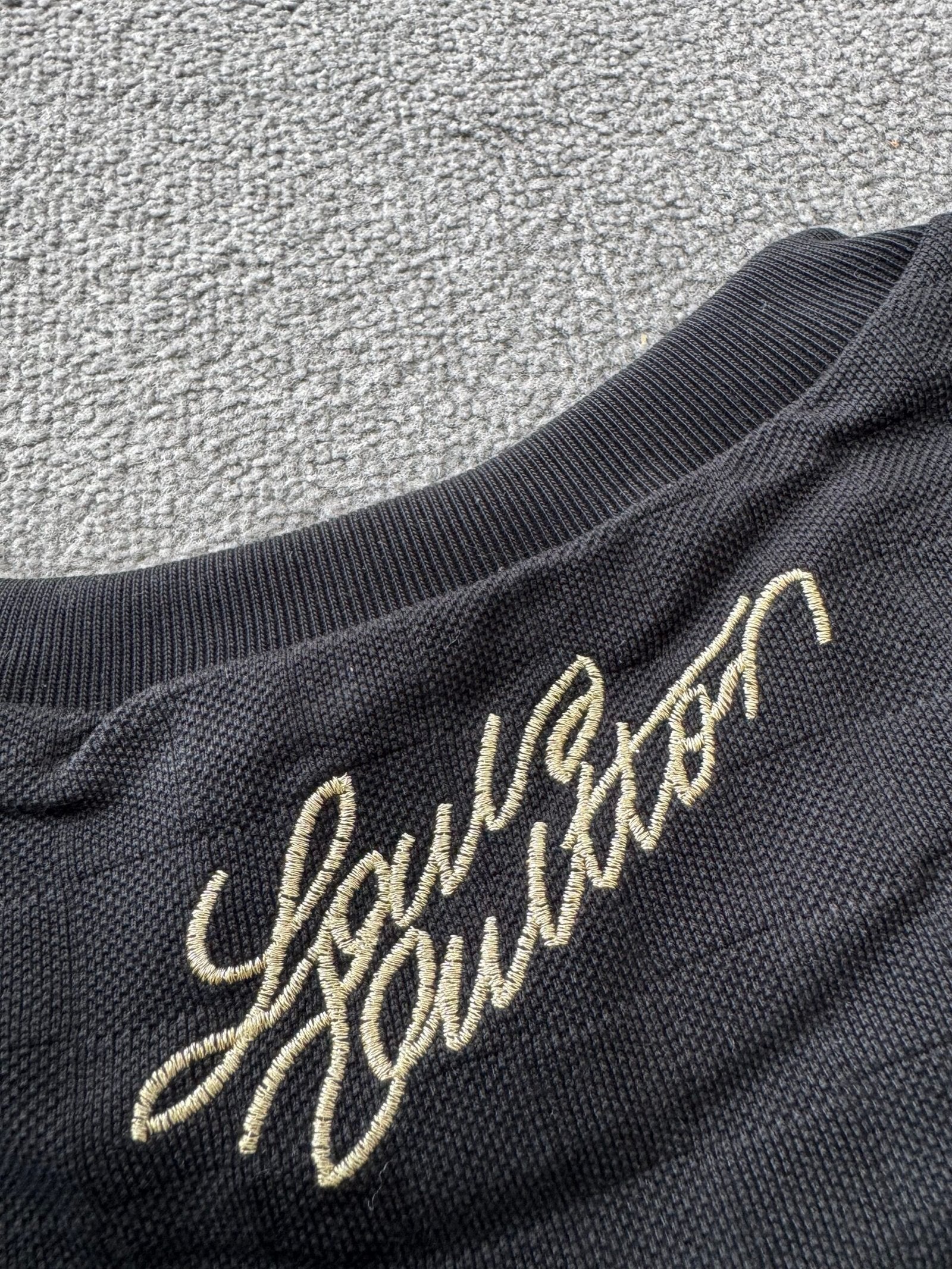 Louis Vuitton | Lv t-shirt | Full Body | yiodesigner.co.uk