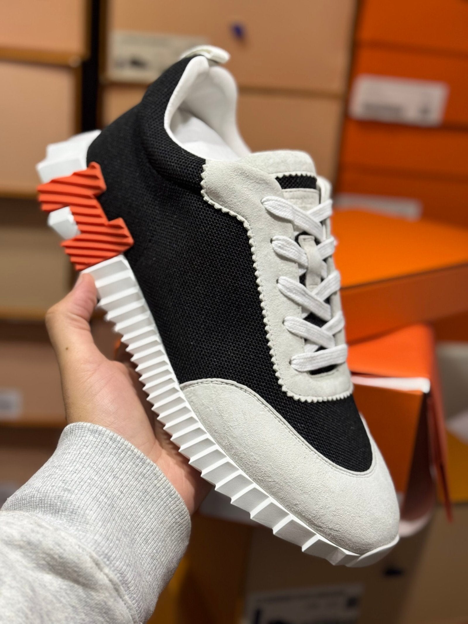 Hermes | Hermes sneaker | Size 8 | Front View | yiodesigner.co.uk