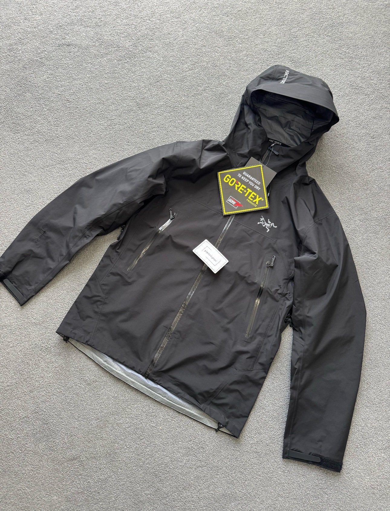 Louis Vuitton | Arcteryx | Size L | yiodesigner.co.uk