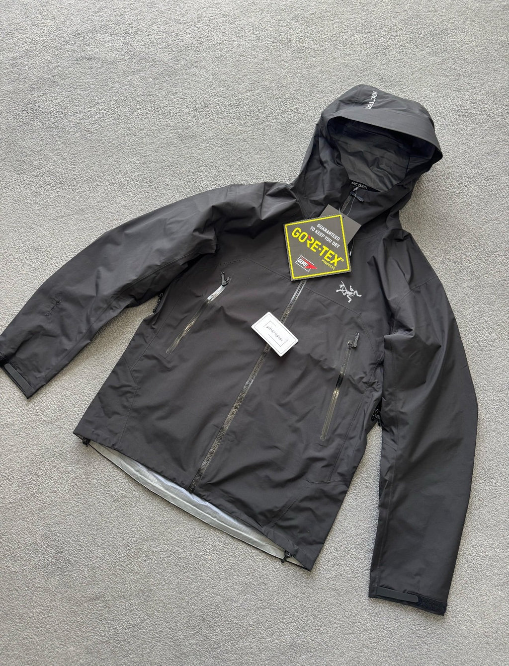 Louis Vuitton | Arcteryx | Size XXL | yiodesigner.co.uk