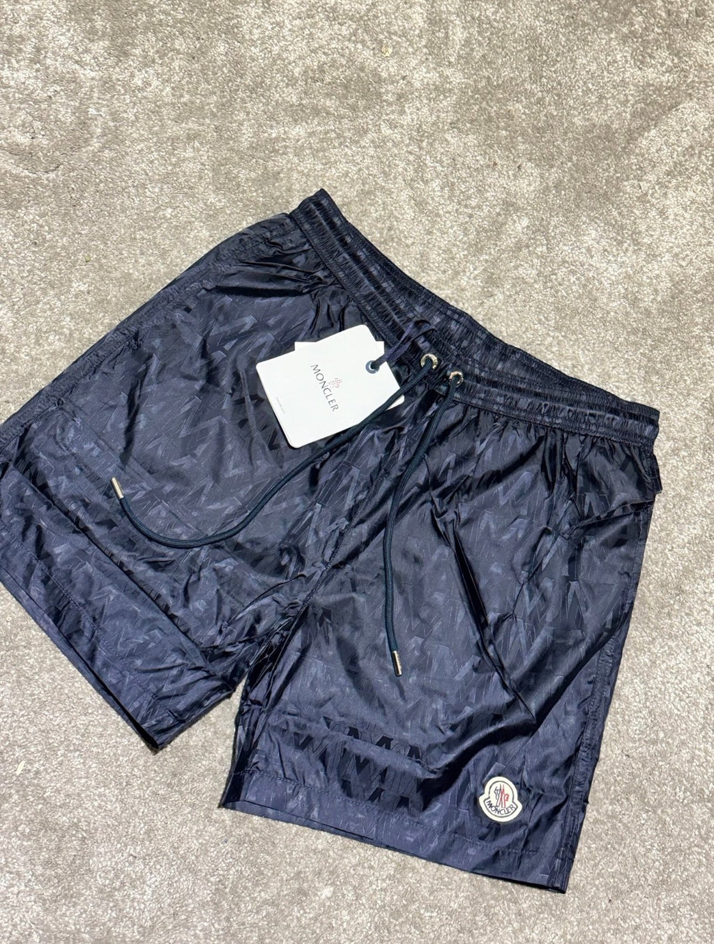 Moncler | Moncler short | Size S | yiodesigner.co.uk