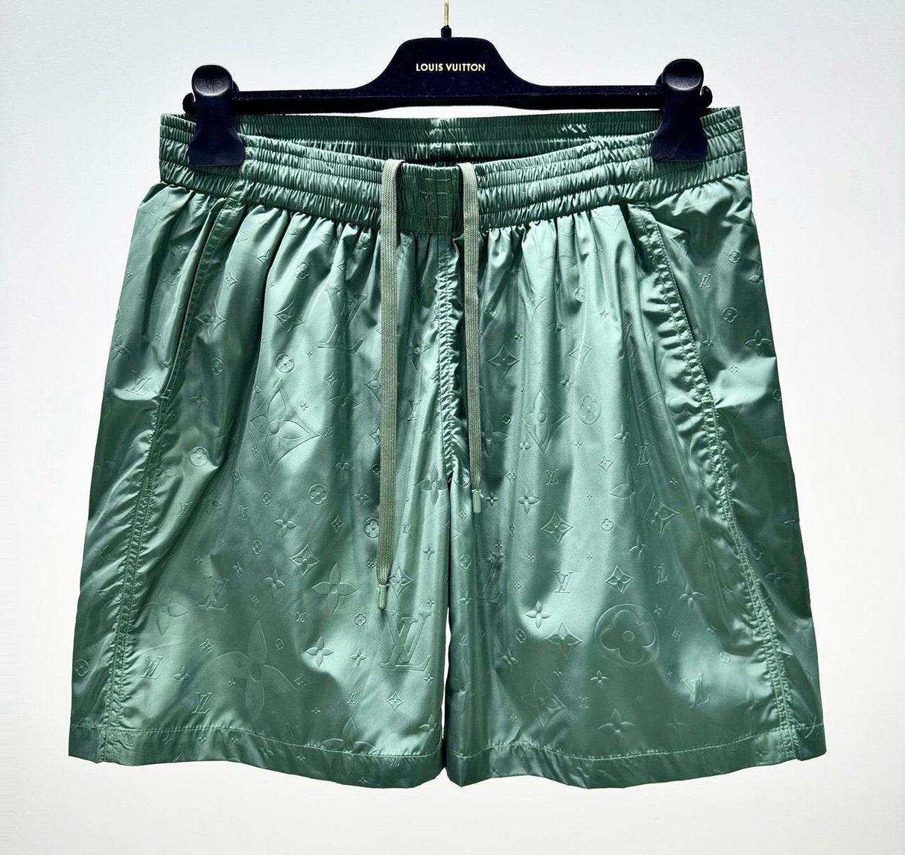 Louis Vuitton | Lv short | Size XL | yiodesigner.co.uk