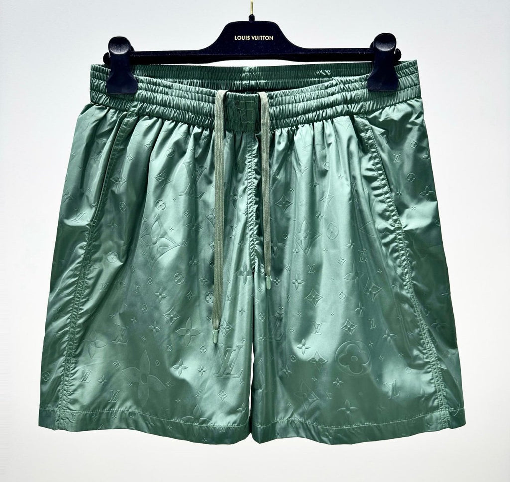 Louis Vuitton | Lv short | Size L | yiodesigner.co.uk