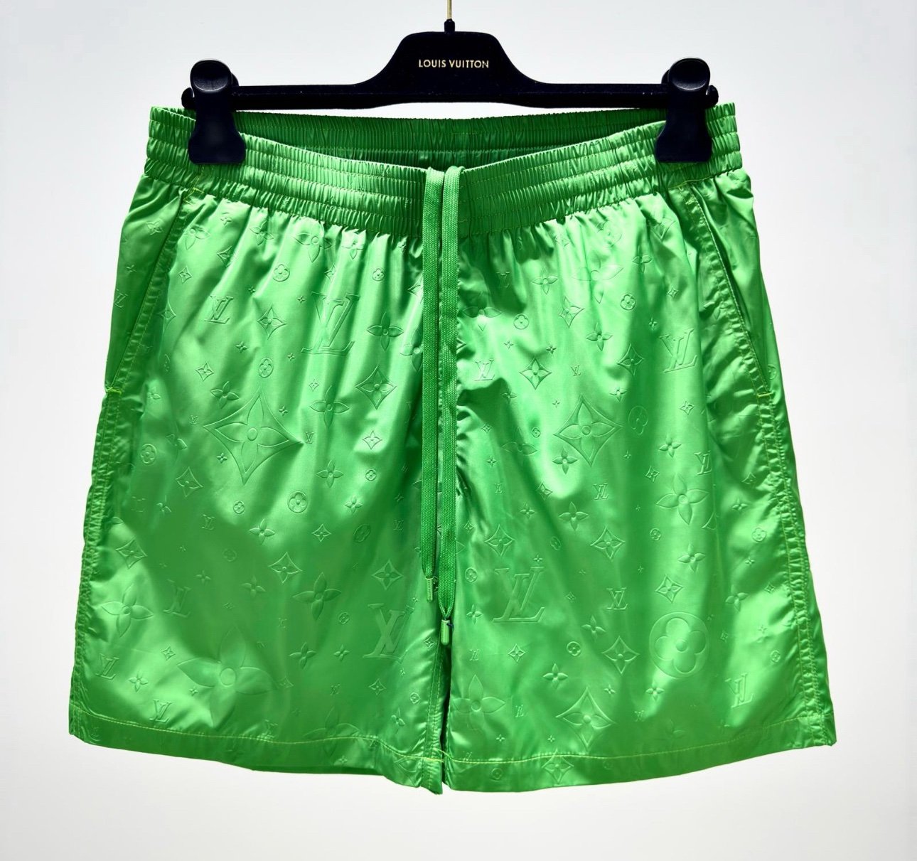 Louis Vuitton | Lv short | Size XL | yiodesigner.co.uk