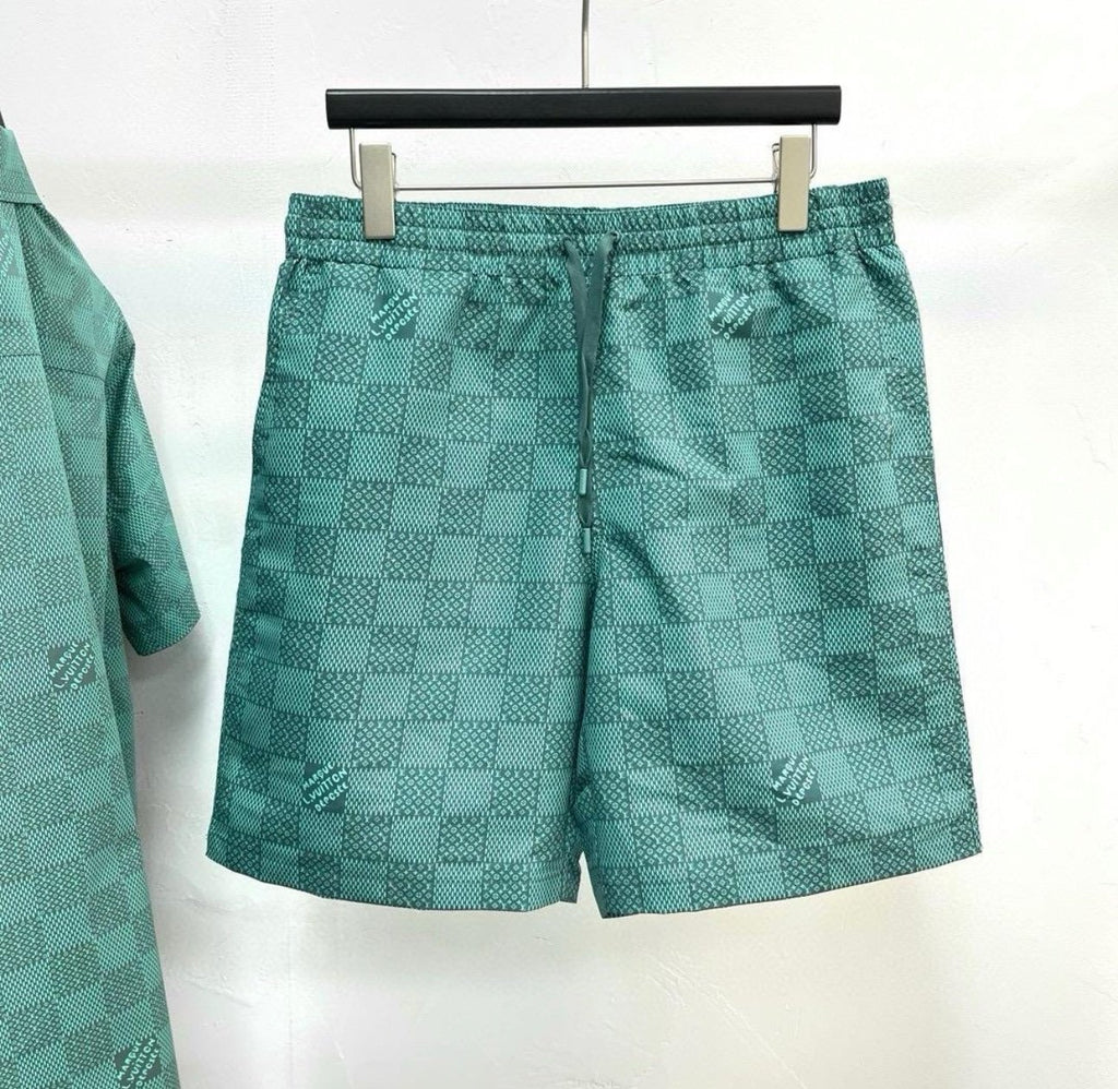 Louis Vuitton | Lv short | Size S | yiodesigner.co.uk