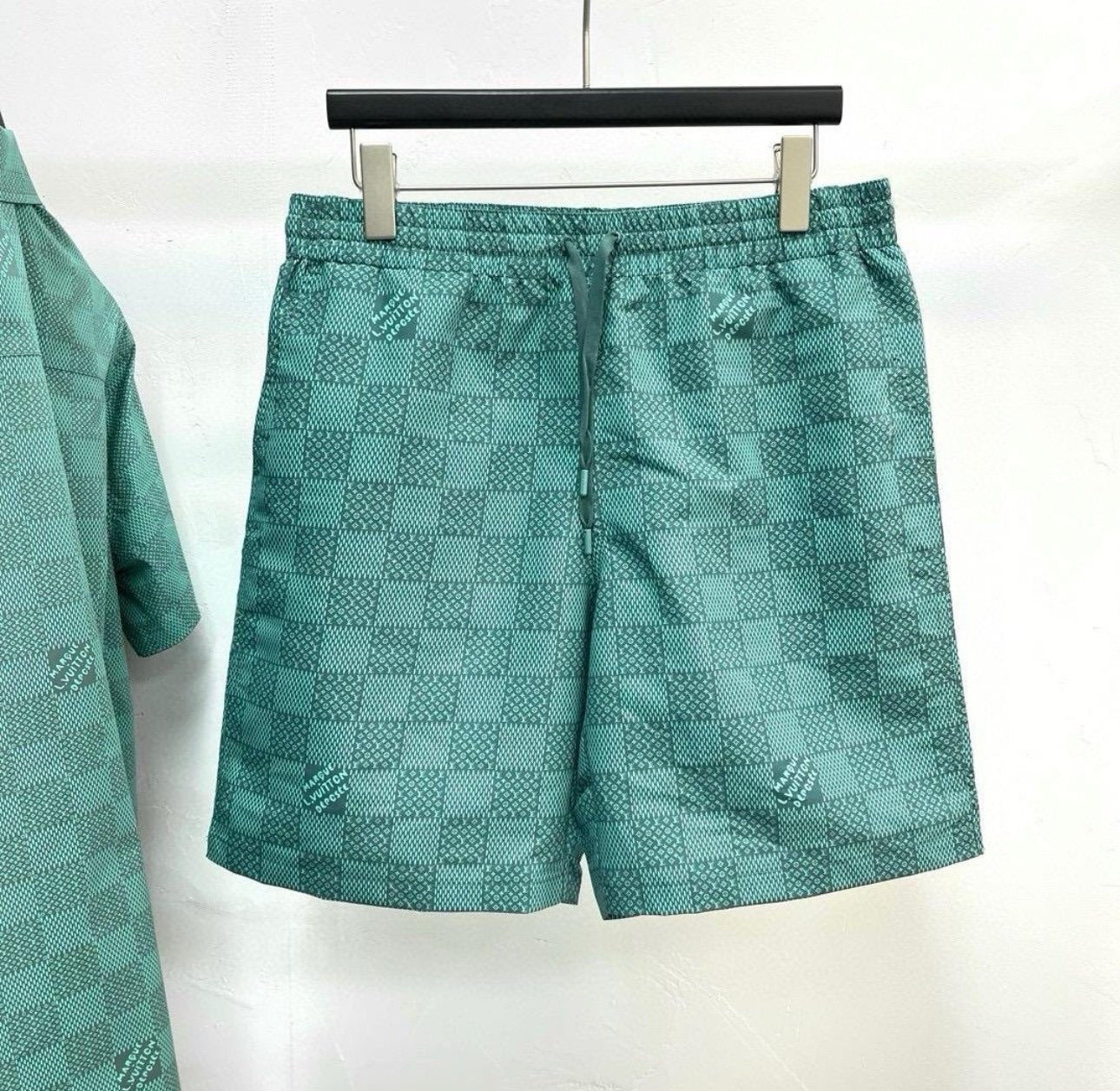 Louis Vuitton | Lv short | Size S | yiodesigner.co.uk