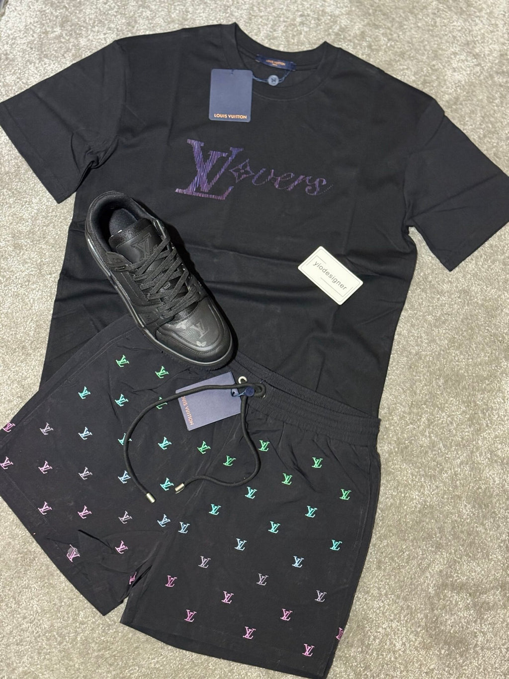 Louis Vuitton | Lv set (t-shirt and short) | Size XL | yiodesigner.co.uk