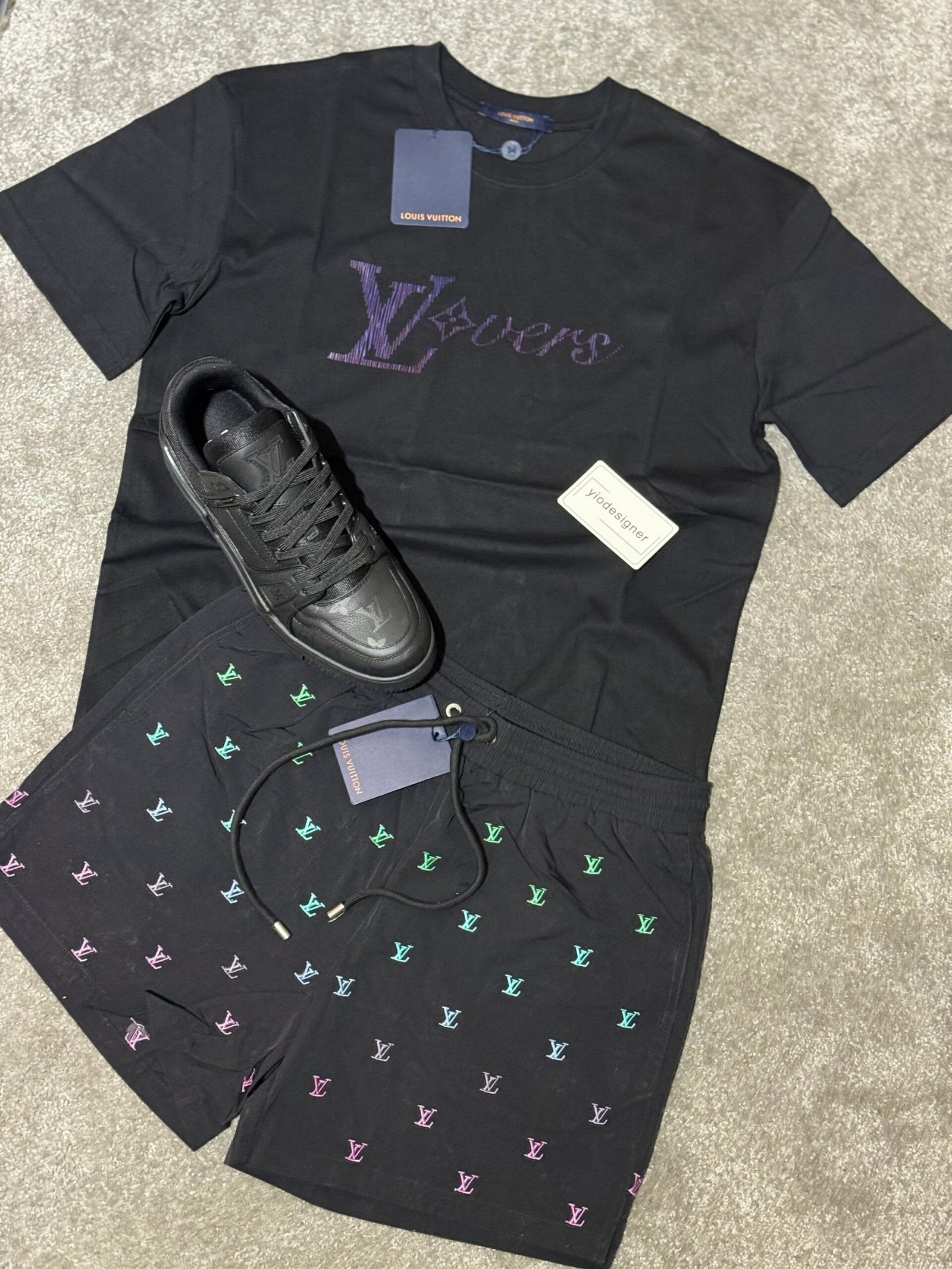 Louis Vuitton | Lv set (t-shirt and short) | Size XL | yiodesigner.co.uk