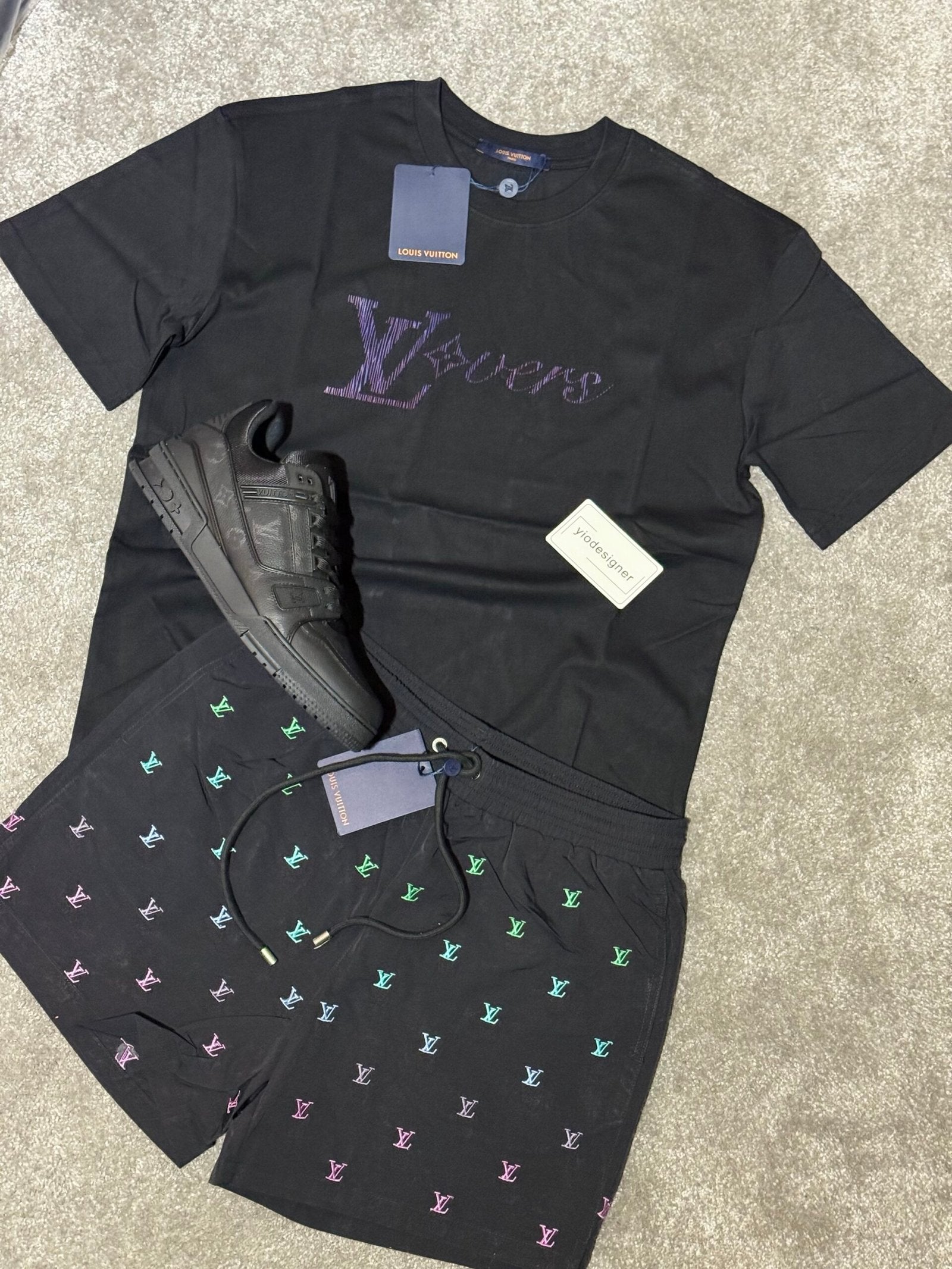 Louis Vuitton | Lv set (t-shirt and short) | Size M | yiodesigner.co.uk