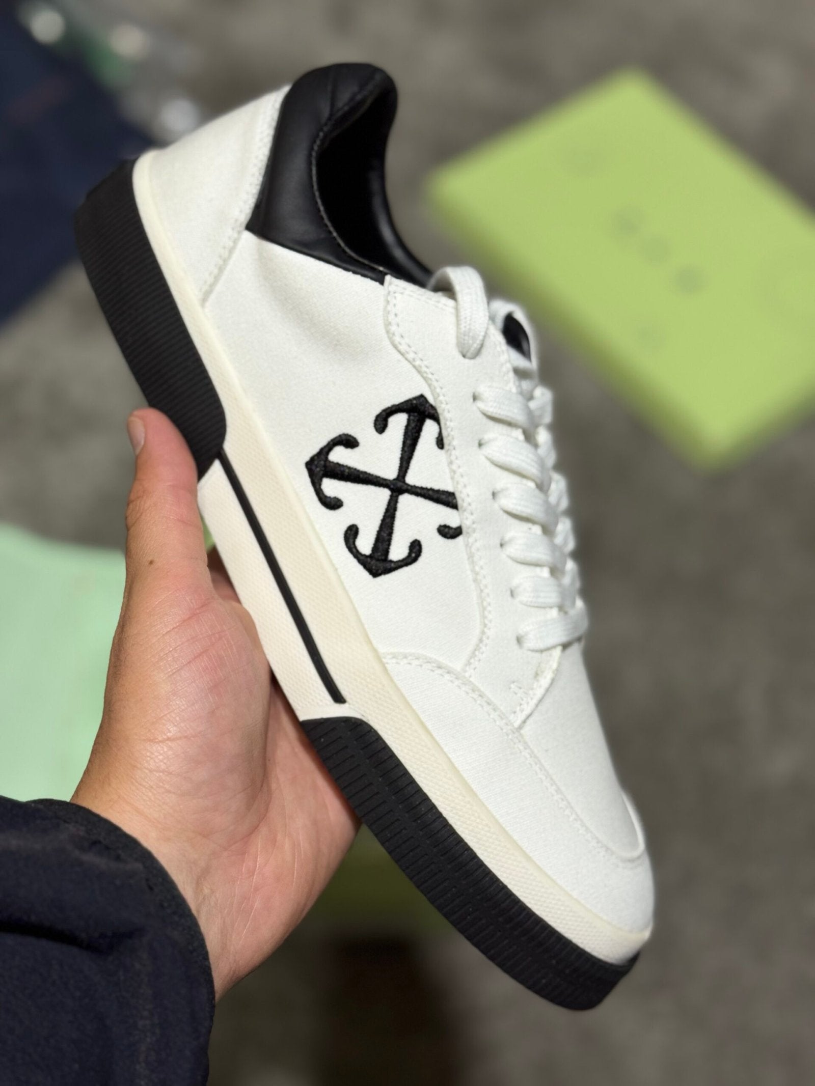 Off-White | Offwhit sneaker | Size 11 | yiodesigner.co.uk