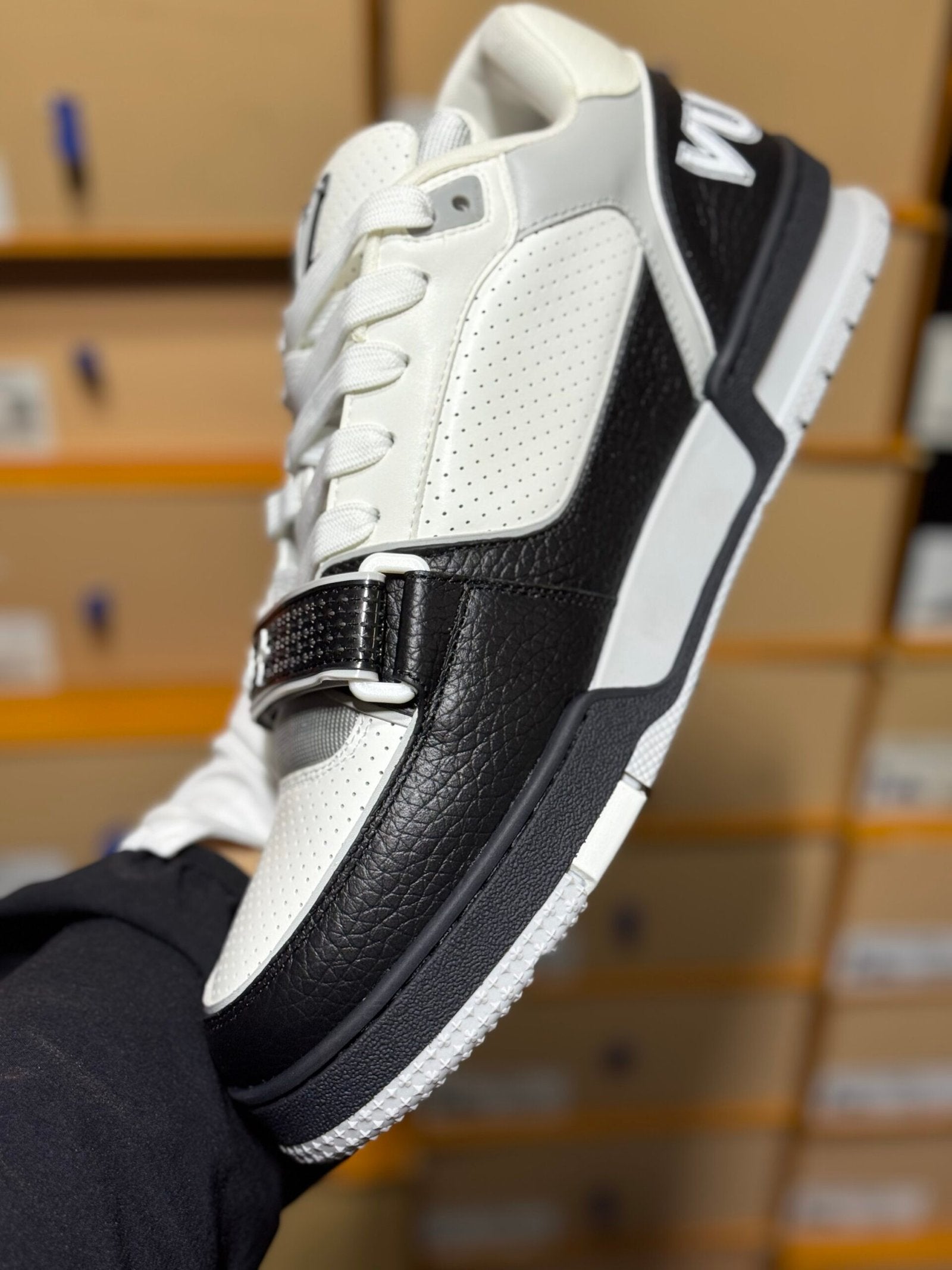 Louis Vuitton | Lv sneaker | Label View | yiodesigner.co.uk