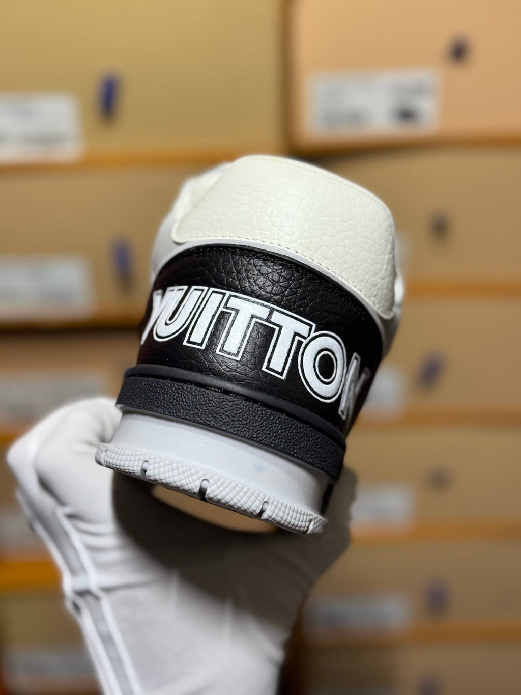 Louis Vuitton | Lv sneaker | Full Body | yiodesigner.co.uk