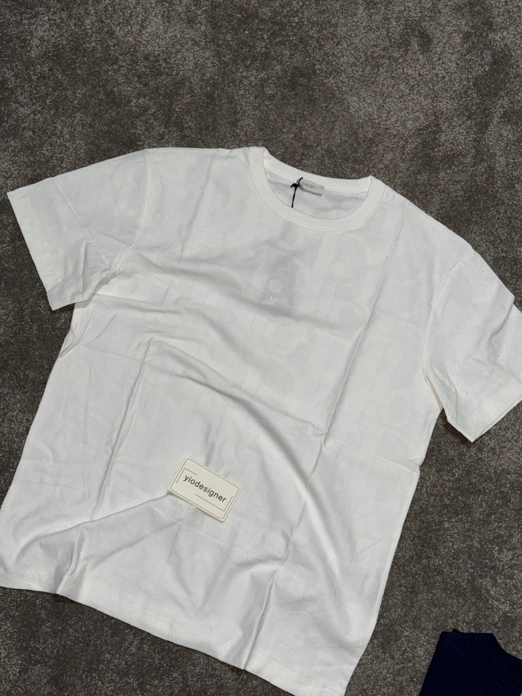 Dior | Dior t-shirt | Size M | yiodesigner.co.uk