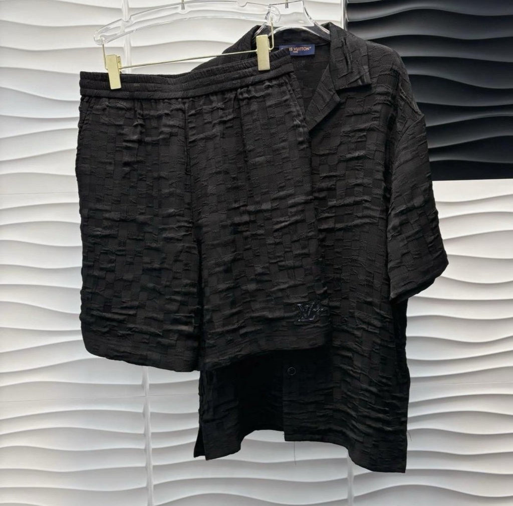 Louis Vuitton | Lv set (t-shirt and short) | Size S | yiodesigner.co.uk