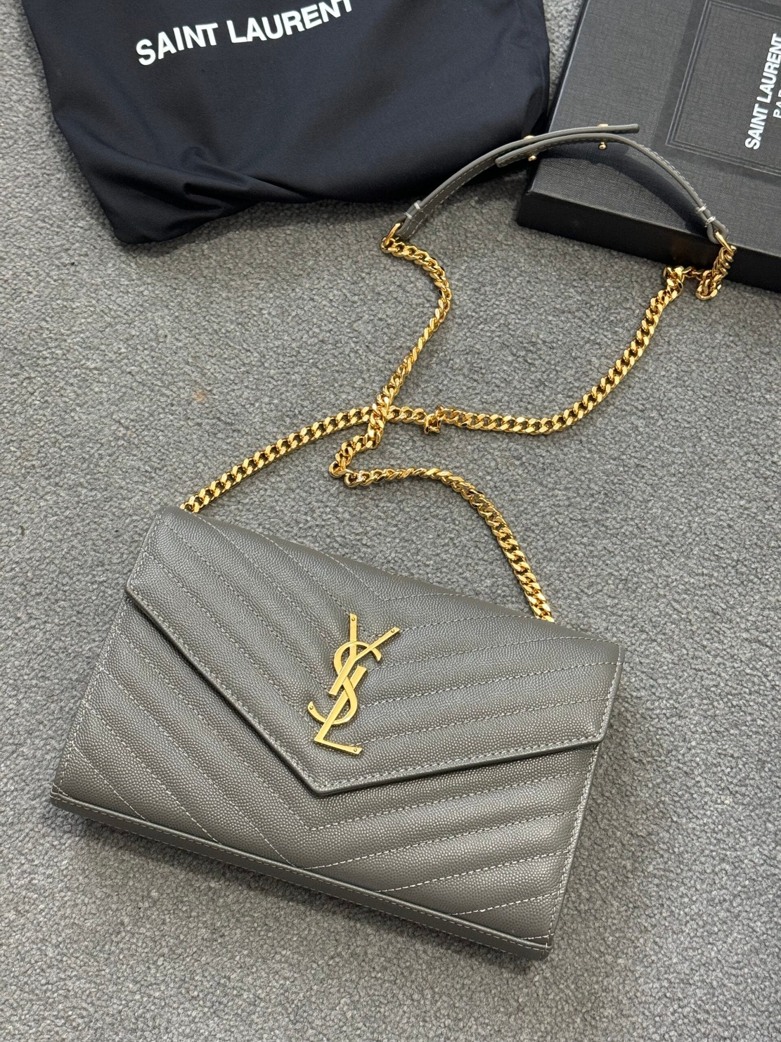 Saint Laurent | Ysl bag grey | Back View | yiodesigner.co.uk