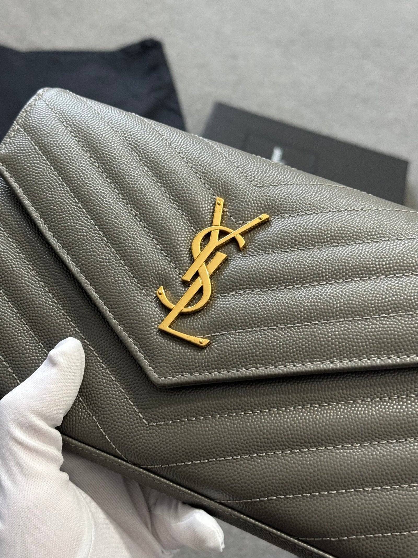 Saint Laurent | Ysl bag grey | Side View | yiodesigner.co.uk
