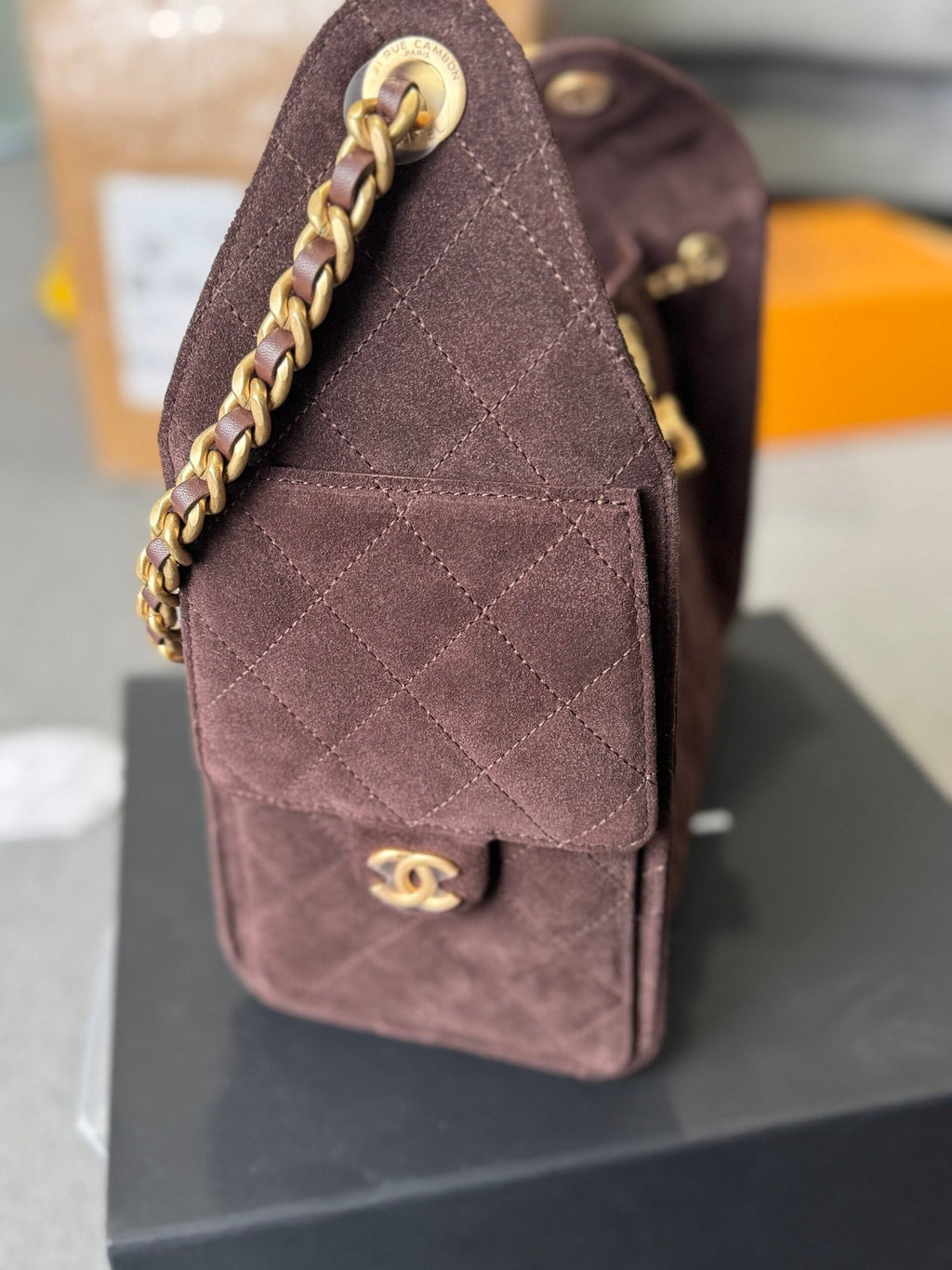 Chanel | Chanel bag | Side View | yiodesigner.co.uk