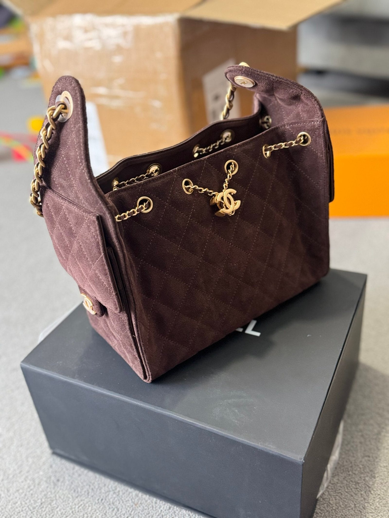 Chanel | Chanel bag | Back View | yiodesigner.co.uk