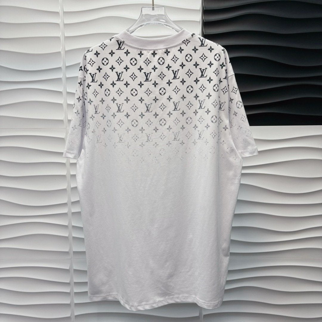 Louis Vuitton | Lv T-shirt | Close-Up | yiodesigner.co.uk